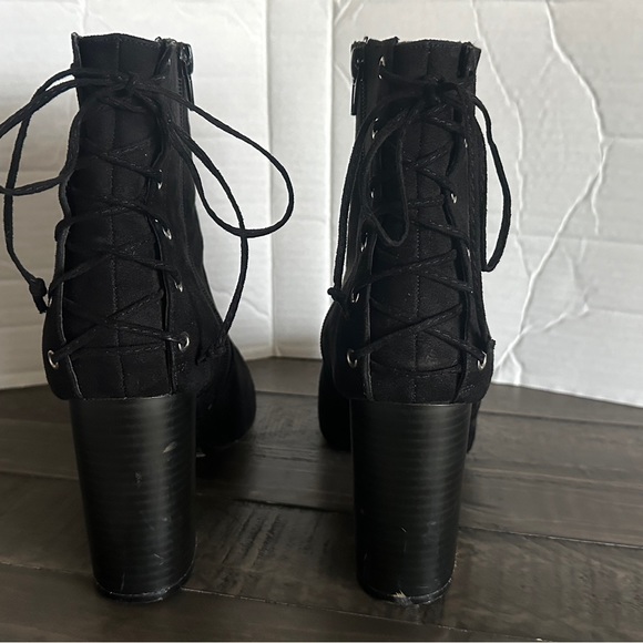 Women’s Size 10 Forever 21 Black Suede Zipper Ankle Boot Heels - Picture 8 of 8